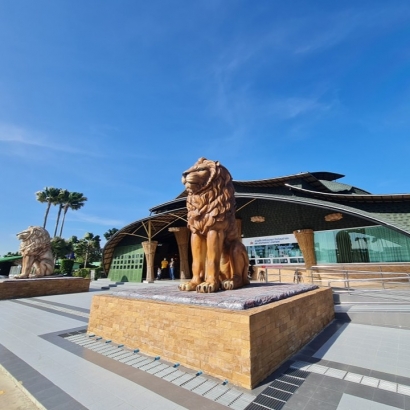 大城府动物园 Sriayuthaya Lion Park.jpg